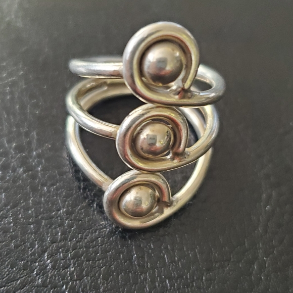 Quality Sterling silver 925 ring made in Mexico - Picture 2 of 3